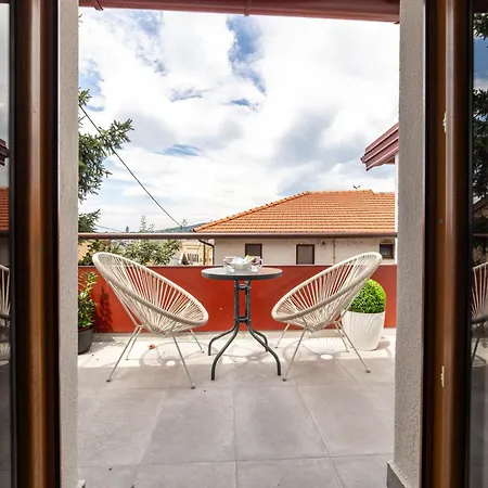 Lägenhetshotell Old Town Toplik Design