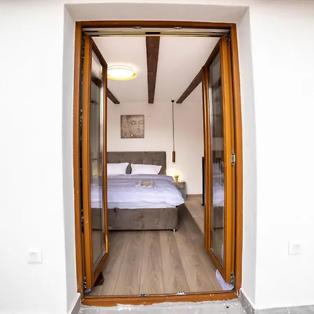 Lägenhetshotell Old Town Toplik Design 3*